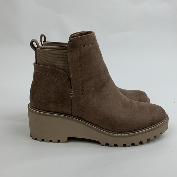 DOLCE VITA Rielle Suede leather Boots Tan Size 8.5 Wedge Pull on Booties - Picture 2 of 15
